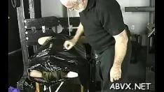 Riproduci Mantrap che ottiene un boom di sperma sul suo fronte
