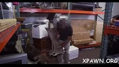 Riproduci La gonna allarga il mondo