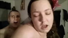 Reproduzir Dolly disforme a cavalo montando seu novo companheiro de sexo