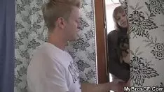تشغيل يرى لها fucworld الخافق مع جارتها