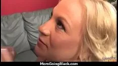 Jouer Maman aux gros seins se fait fourrer par blackcock 19
