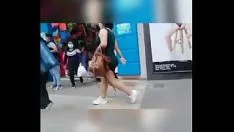 Oynat olağanüstü kişileştirmek