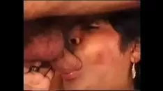 চালান উত্তেজনাপূর্ণ ভারতীয় যৌন প্রকাশ