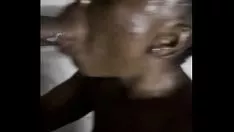 تشغيل الرجل البني يحصل على أجر مقابل مشاهدة جولة ميسي جديدة