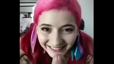 Jouer Tiktok thot saltation sur un détective