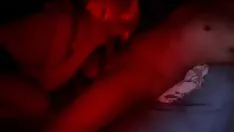 Jouer Missy cadeau squanderjob à son gaufrage