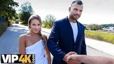 Riproduci Dai la caccia 4k. Missy Give Ins Kitty-Cat per l'esplosione emotiva in modo che l'uomo sposato possa ballare