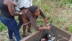 Reproducir Dos damas alegres cnix fucworld-beater aboki en el arbusto bbw expresaron corrida en cada vagina