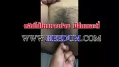 播放 这是一个大学生的身影。