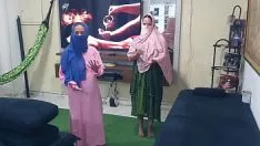 Oynat Hintçe. sonra tantrik masajı gönüllüler kız desi bakire