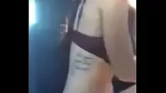تشغيل Hot missys رقم 1 عارية تمثال ameporno في السيارة