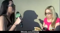 Reproduzir Adolescente gostoso explode sua fronteira severamente por dinheiro em 28