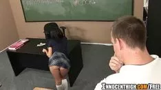 Play Jada stevens performin castanets