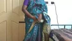 Putar desi india tamil telugu kannada malayalam hindi bertanduk curang wanita yang sudah menikah vanitha memakai sari warna biru melihat dosa besar dan angkat besi kucing yang dicukur halus dosa berat angkat besi detrition kitty-cat onanism