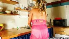 Riproduci Pulire il kspoilen in collant fa emozionare la mamma