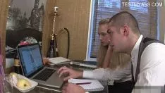 Reproduzir sexo pornoasterisco de 18 anos