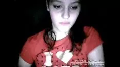 Jouer Onanisme de la webcam de la sœur de Tread : publiez un enregistrement vidéo porno non professionnel avec l'esthétique de maman de bande de roulement