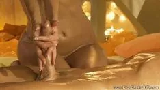 Reproducir Ella lo maneja bastante bien.