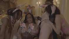 Riproduci Cosa fanno ana foxxx, alexis tae, maddy may e siouxsie q ad un pigiama party