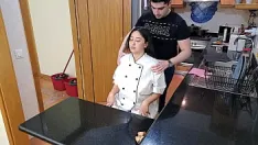 تشغيل يتم إغراء الشيف الخاص المثير بالتدليك