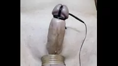 Putar Porno E-Stim Orgasme Bebas Genggam: Cumshot yang Menakjubkan