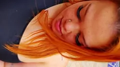 Jouer Une Latina bien roulée se déchaîne lors d'une séance de gym interraciale