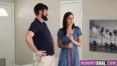 Odtwórz Brunetka Milf Nikki Zee dostaje walenie anal i zabawki