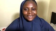 Reproduzir Meu vizinho muçulmano em hijab se junta a nós para uma celebração de Natal hardcore a três com a BBC