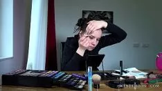 再生 ウェンディは角のある男のためのmissysとfetichビューのインストラクターをします