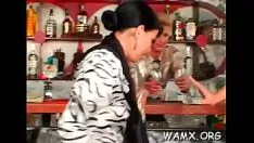 Reproducir Indecente porno lesbo por favor
