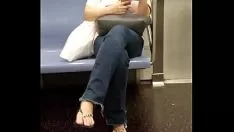 Abspielen unerfahrene asiatische missy heiße füße